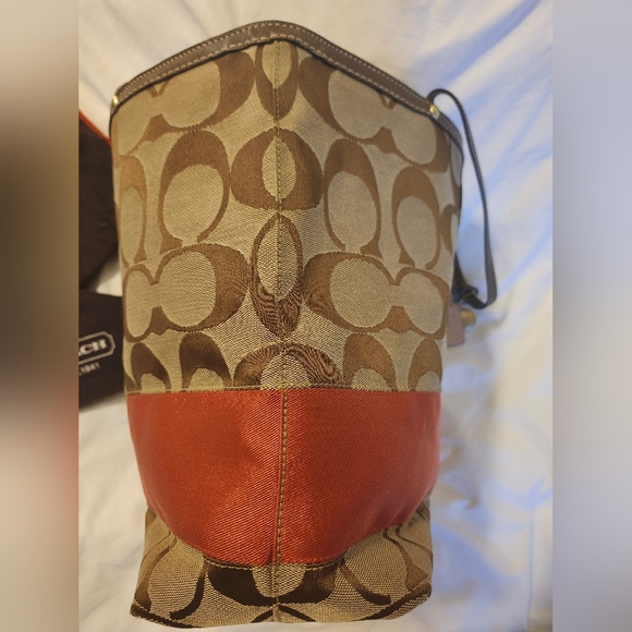 Coach Reversible Large Tote, Classic Tan and Burnt Orange - Picture 8 of 9